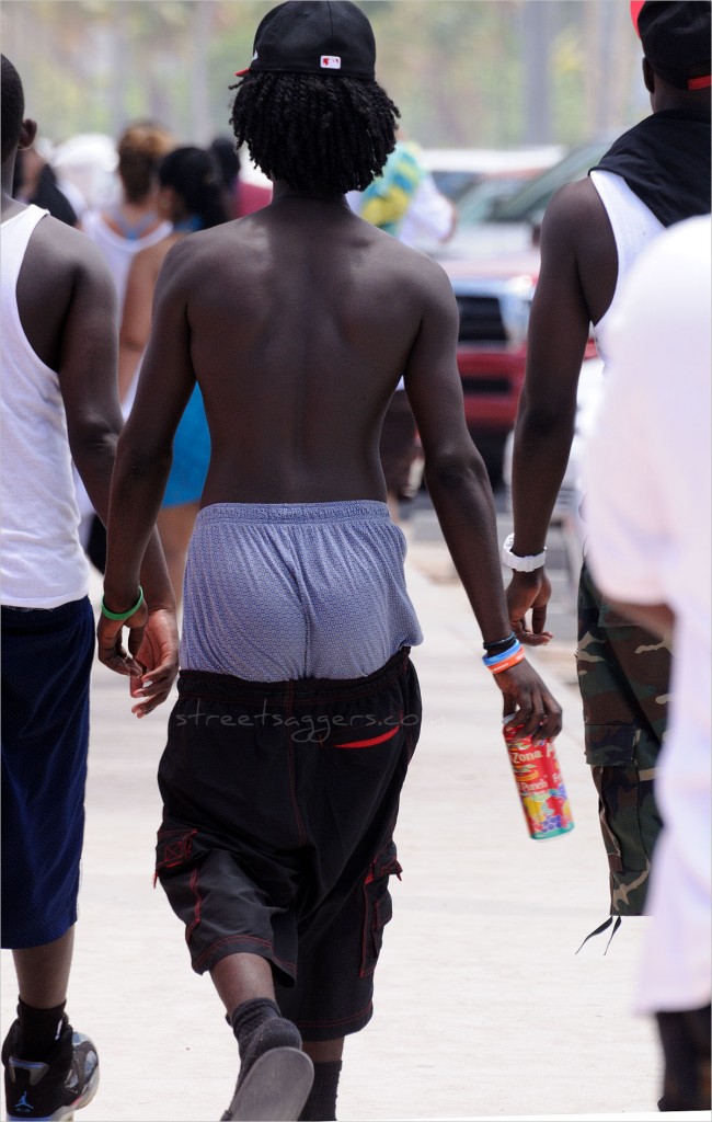 Street saggers. 